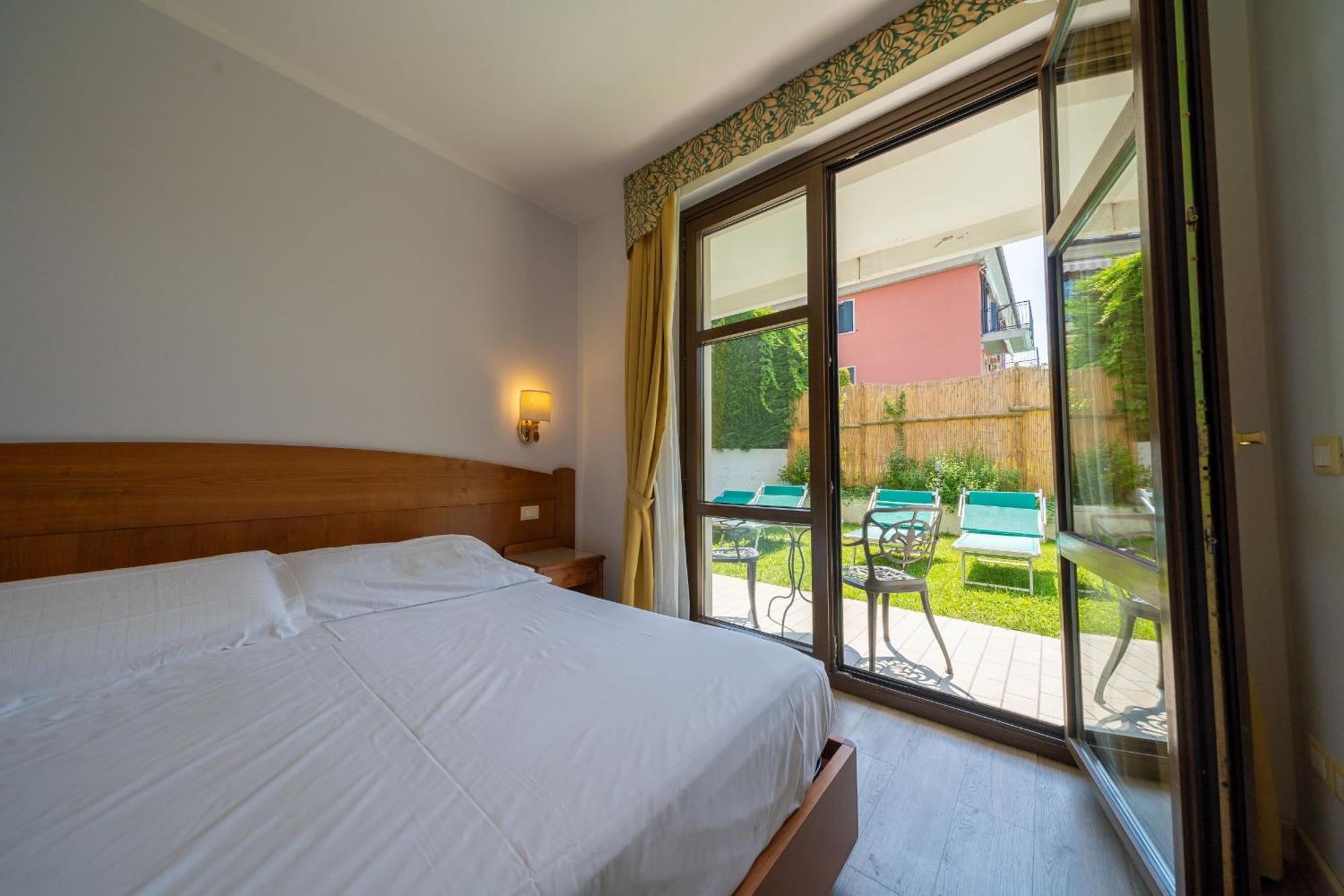 Hotel Smeraldo Lazise Exterior foto