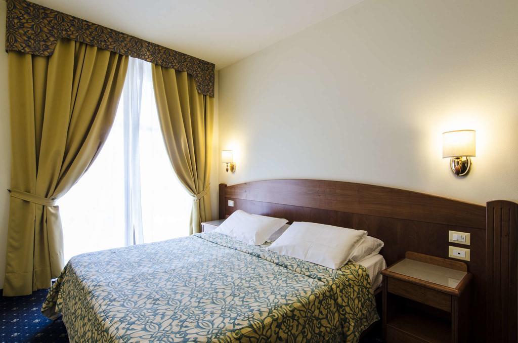 Hotel Smeraldo Lazise Exterior foto