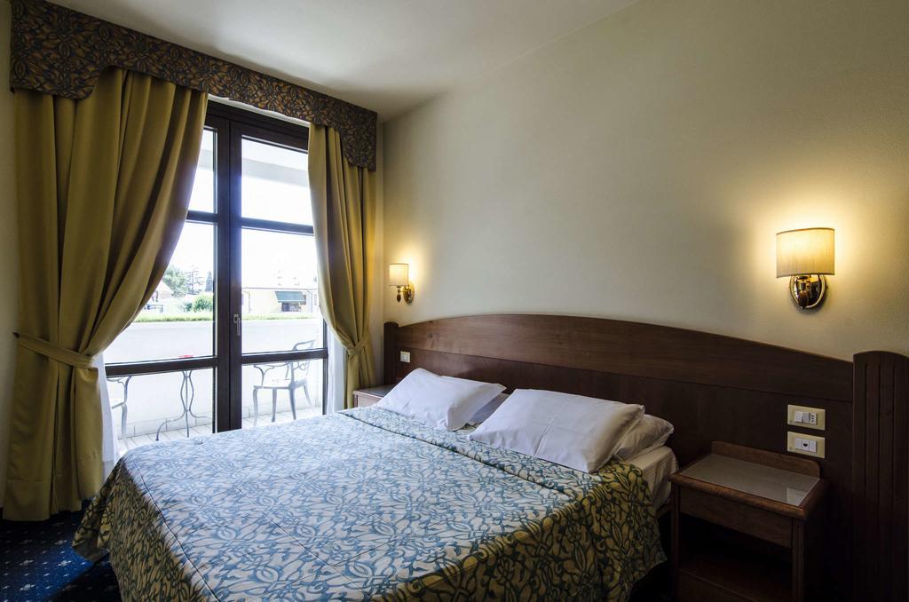 Hotel Smeraldo Lazise Exterior foto