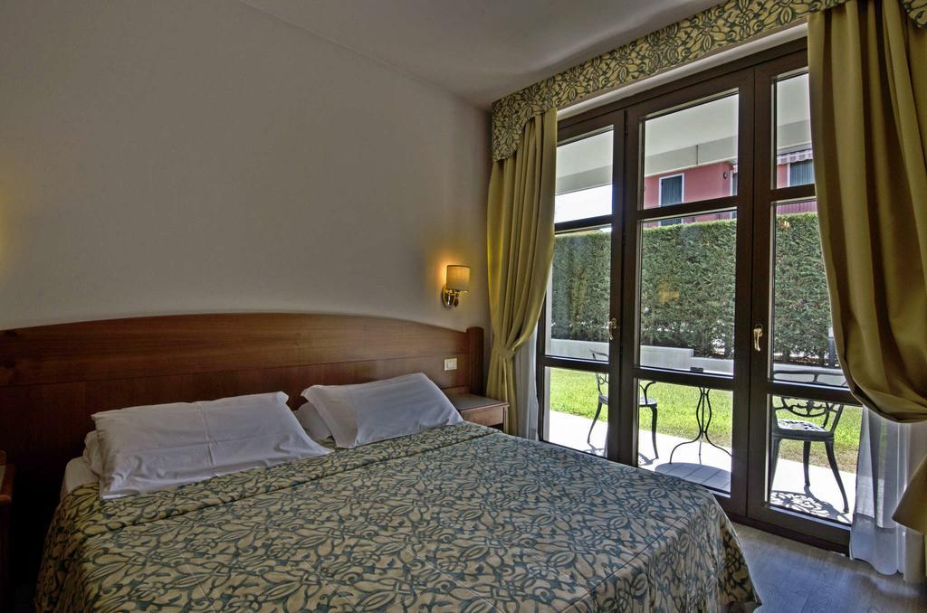 Hotel Smeraldo Lazise Exterior foto